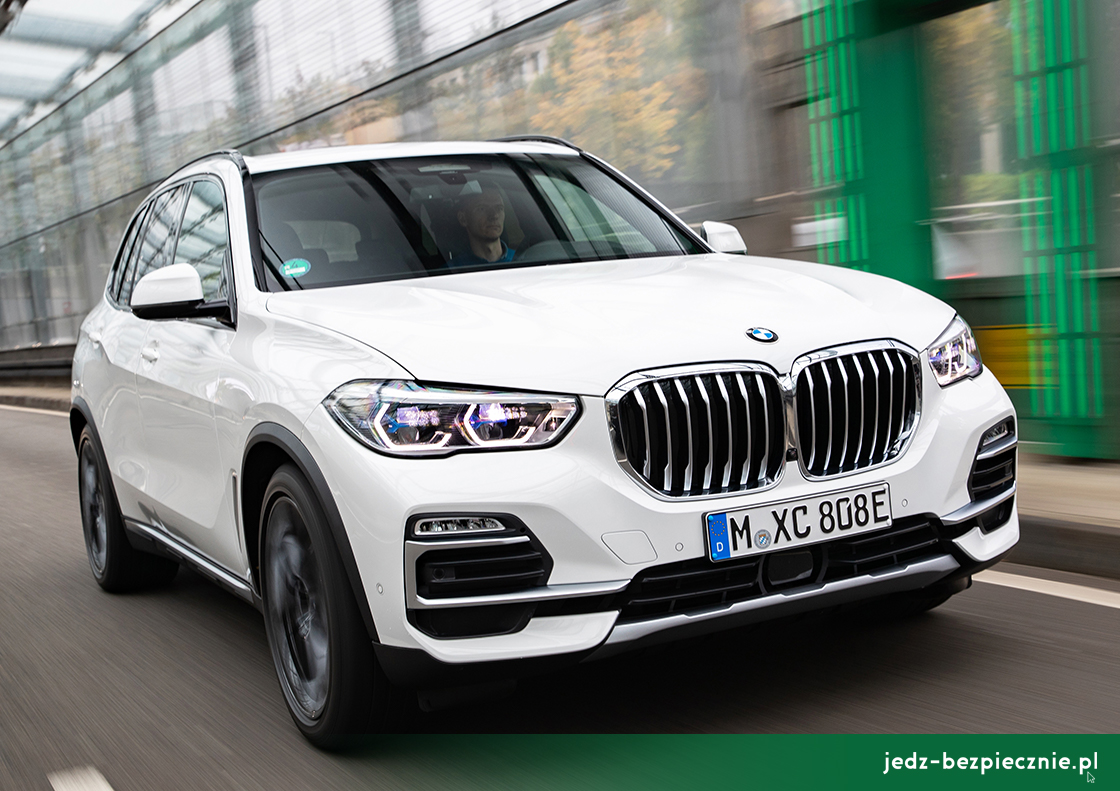 Wezwania do serwisów - Wadliwa konstrukcja zagłówków w drugim rzędzie siedzeń BMW X5 i X7